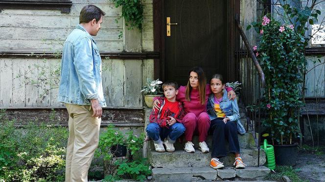 	Barwy szczęścia odc. 2949. Majak (Łukasz Borkowski), Kasia (Katarzyna Glinka), Paulinka (Lena Jastrzębska), Ksawery (Bartosz Gruchot)