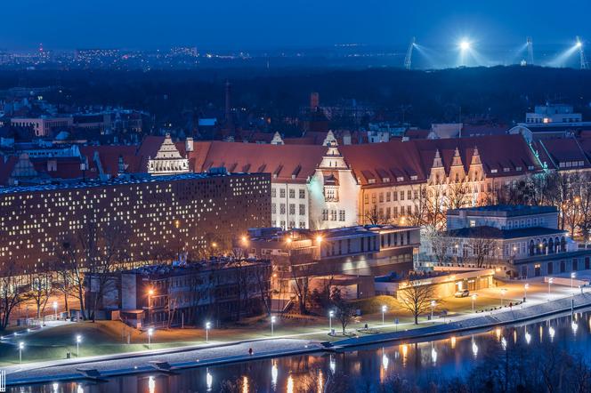 Nadodrzańskie bulwary, Politechnika Wrocławska i mnóstwo światła na Stadion Olimpijski