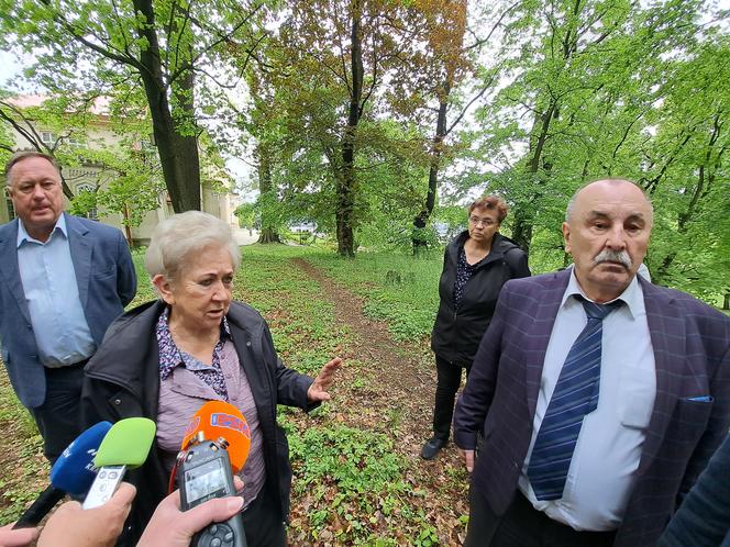 Poszukiwanie mogiły żołnierzy niemieckich w Parku Sanguszków w Tarnowie