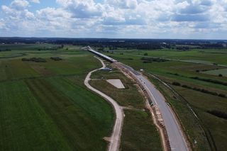 Trwa budowa najważniejszej obwodnicy w woj. podlaskim. Estakada nad Biebrzą robi wrażenie!