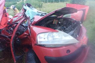 Kacper i Wojtek zginęli w zmiażdżonym aucie. Trzeci nastolatek walczy o życie