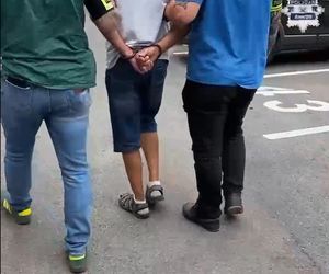 Chciał przekupić policjantów za 20 tys. zł. W garażu trzymał towar warty fortunę. Grozi mu 10 lat