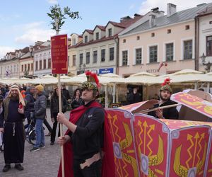 Rzeszowskie Juwenalia rozpoczęte. Barwny korowód przeszedł przez miasto 