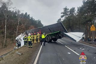 Wypadek na D10 pomiędzy Bydgoszczą a Toruniem. Zderzyły się cztery pojazdy. Jedna osoba nie żyje [ZDJĘCIA]