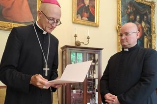 Poprzedni proboszcz miał zabić bezdomnego. Jest nowy gospodarz parafii w Przypkach
