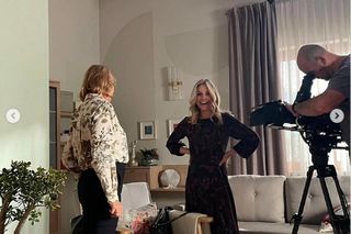 Barwy szczęścia na planie. Wanda (Maja Barełkowska), Grażyna (Kinga Suchan)