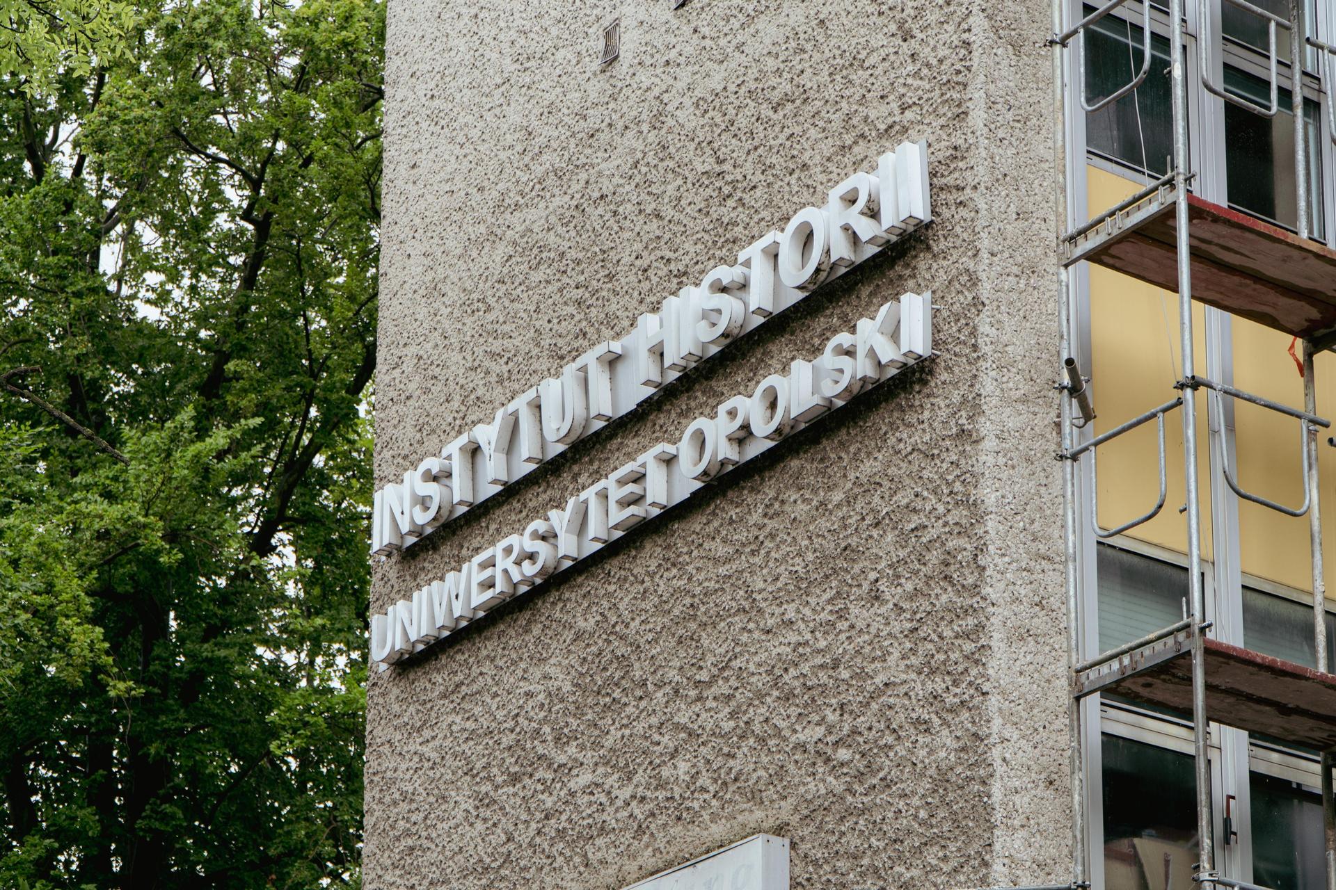 Powojenny modernizm w Opolu - co tu zobaczyć? Bloki, żelbet i mozaiki