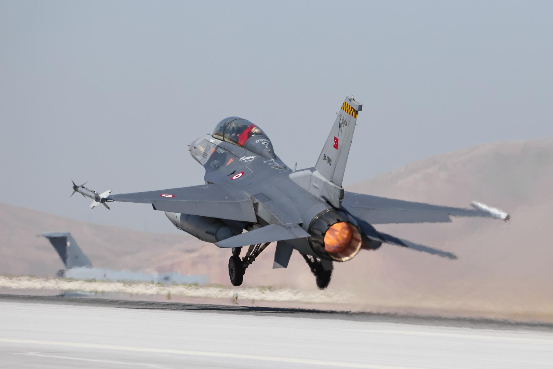 Tureckie F-16