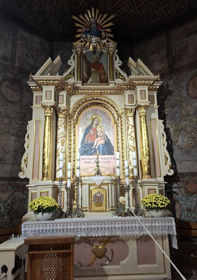To malownicza małopolska wieś. Słynie z dzwonów poświęconych papieżowi i Maryi
