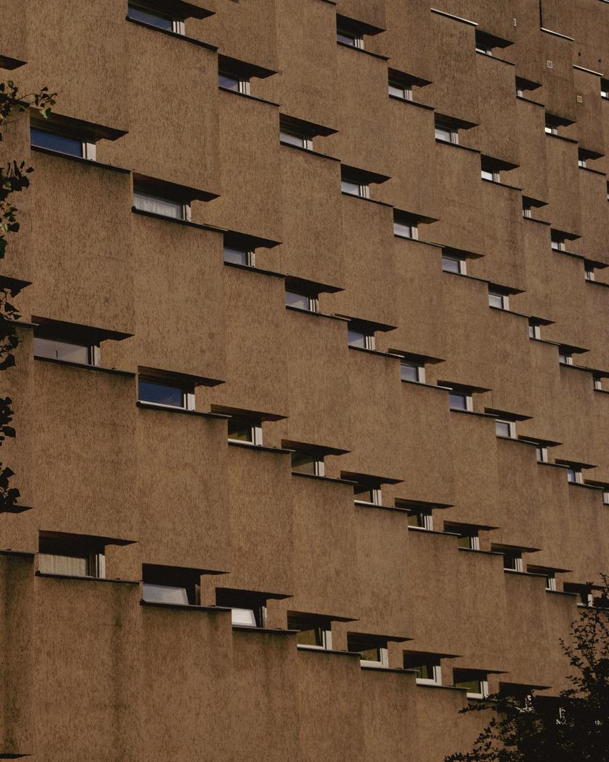 9 najpiękniejszych bloków PRL-u - zobacz zdjęcia budynków, które walczą ze stereotypem wielkiej płyty