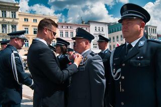 Bydgoszcz świętuje z policją. „Ratujecie nasze życie, bronicie go” – wzruszające słowa podczas uroczystości