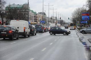 Zielona fala zatrzymała pieszych i samochody