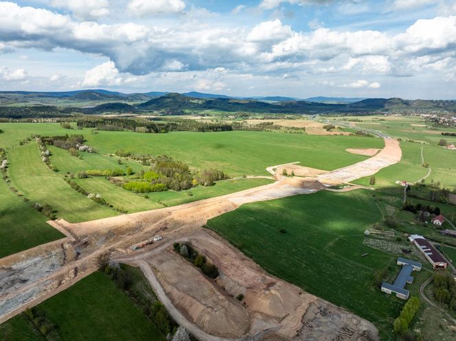Trwa budowa autostrady D11 Trutnov - Lubawka. Tak wygląda obecnie plac budowy