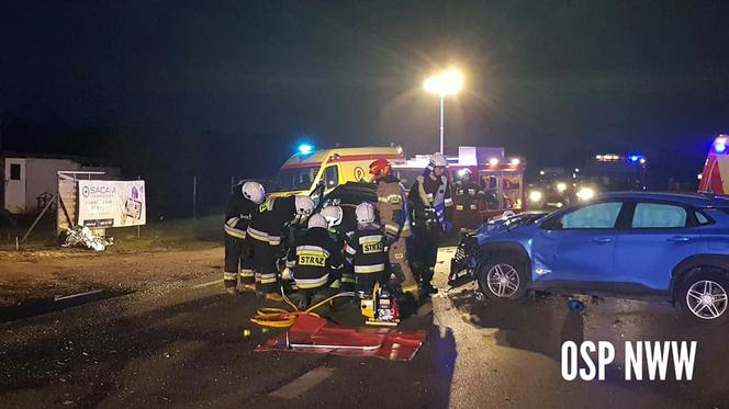 Groźny wypadek w Januszkowie! Dwie osoby trafiły do szpitala! [ZDJĘCIA]