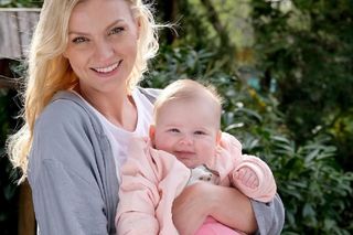 M jak miłość nowy sezon po wakacjach. Jagoda (Katarzyna Kołeczek), Dorotka (Klara Madeńska)