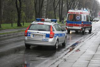 Groźny wypadek w Ełku. Samochód osobowy zderzył się z karetką. Dwie osoby trafiły do szpitala [FOTO]