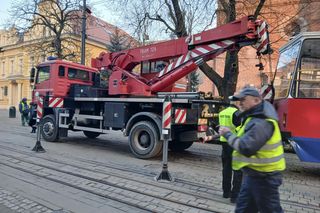To mogło skończyć się tragedią w centrum Bydgoszczy. Wykoleił się tramwaj, którym podróżowało 50 pasażerów