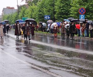 Pochód Gwarkowski 2025 w strugach deszczu