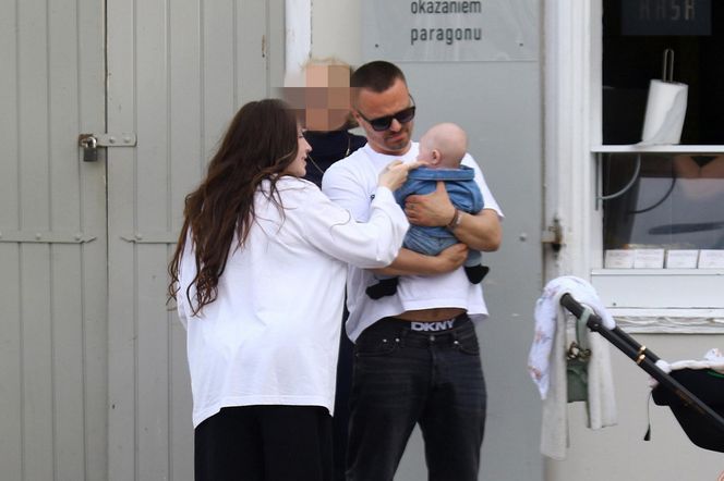 Marcin Hakiel z Dominiką i synkiem Romeo w Sopocie