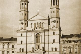 Po dwóch wieżach pozostała już tylko legenda