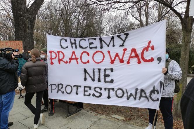 PROTEST HOTELARZY 1.03.2021 - domagają się natychmiastowego otwarcia ich branży! [WIDEO]