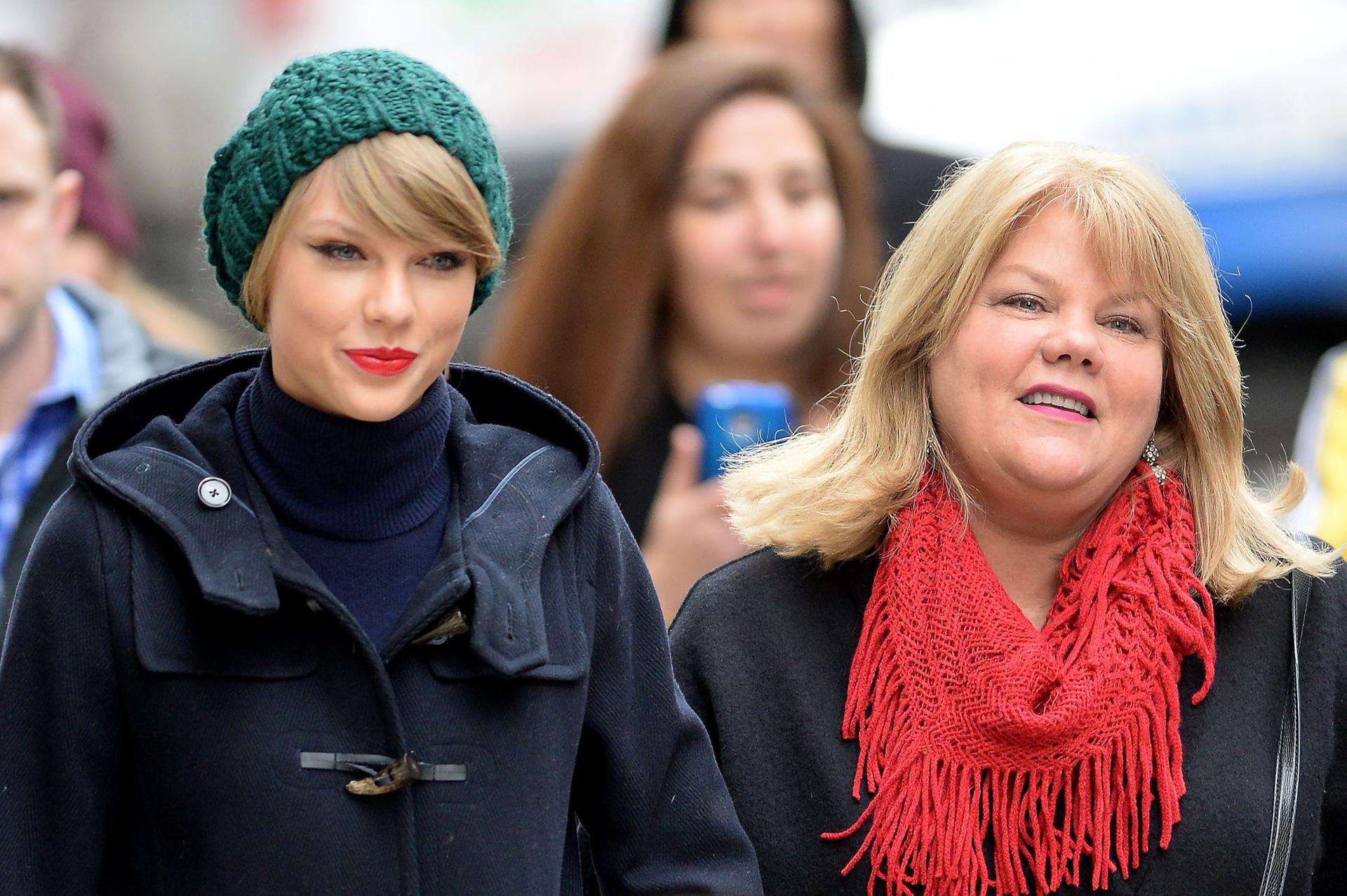 Kim jest mama Taylor Swift? 5 faktów o Andrei Swift, których nie znaliście - ESKA.pl