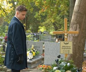 Pierwsza miłość, odcinek 3551: Pogrzeb Miłki Szafrańskiej. Na cmentarzu Piotrek zobaczy mordercę? - ZDJĘCIA