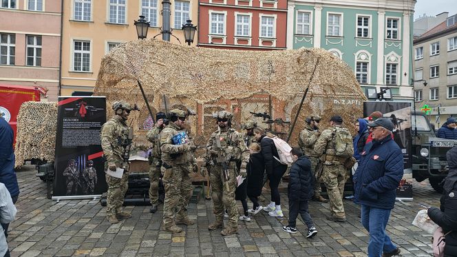 Wrocław gra z WOŚP 2025. „Ta akcja nas wszystkich jednoczy” [ZDJĘCIA]