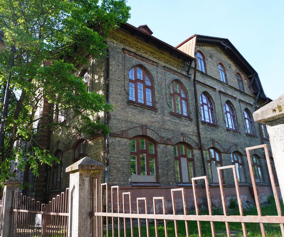 Stara żydowska szkoła w centrum Białegostoku. Zabytkowy budynek z początków XX wieku zachował się do dziś