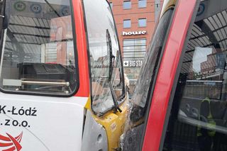 Zderzenie dwóch tramwajów w centrum Łodzi.