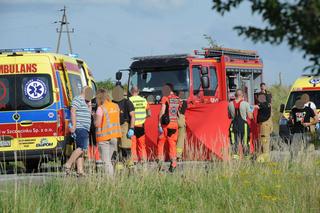 Potworna kraksa busa z osobówką. Nie żyje jedna osoba, pięć jest poszkodowanych