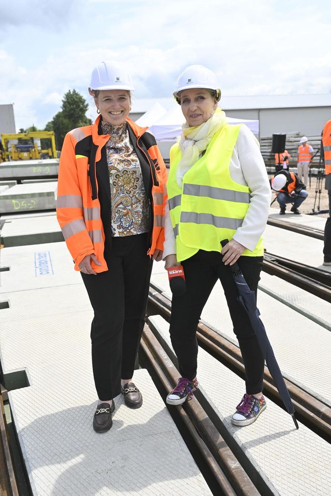 Kraków buduje Warszawie plac Zawiszy. Byliśmy w fabryce, gdzie powstanie 121 elementów wielkiej układanki