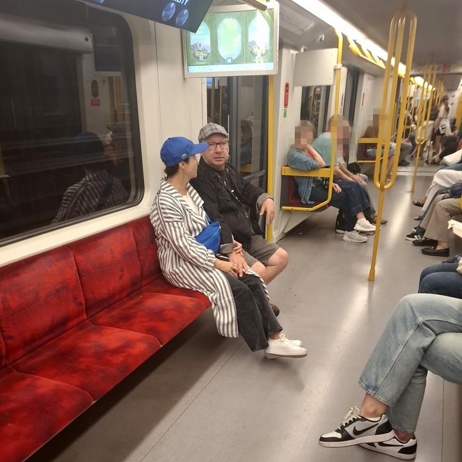 Gabriela Muskala Zbigniew Zamachowski jadą metrem