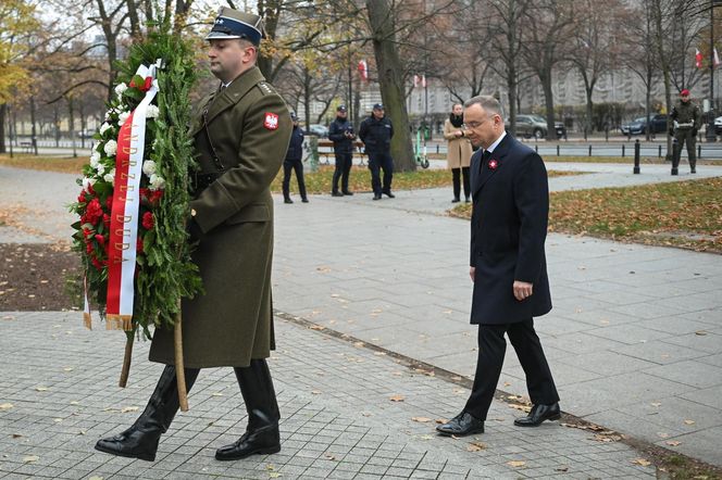 Prezydent złożył wieńce przed pomnikiem