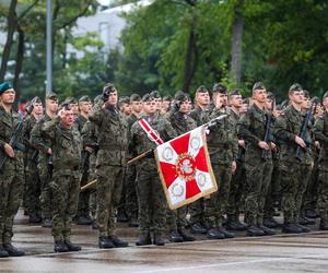 Przysięgę wojskową w Warszawie złożyło 1800 żołnierzy. Szef MON: to historyczne wydarzenie [ZDJĘCIA]