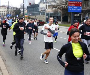 Bieg na Piątkę 2024, Warszawa - zdjęcia. Biegłeś? Szukaj się w galerii!