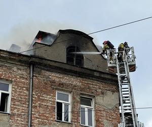 Wielki pożar na Pradze-Północ. Kłęby czarnego dymu nad Warszawą