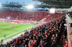 Legia vs. Widzew. Na stadionie w Łodzi zbierają się kibice