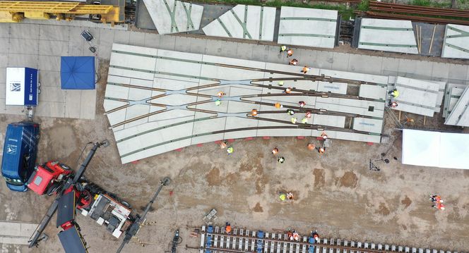 Kraków buduje Warszawie plac Zawiszy. Byliśmy w fabryce, gdzie powstanie 121 elementów wielkiej układanki