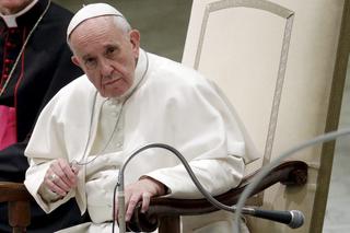 Papież Franciszek uderzony w twarz podczas pielgrzymki w Chile. Ochrona nie zdążyła zareagować [WIDEO]