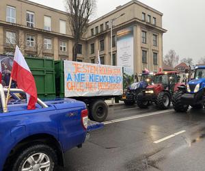 Strajk rolników w centrum Zielonej Góry. Przedsiębiorcy wyjechali na ulice 