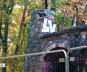 Porządkowanie terenu wokół wieży Quistorpa