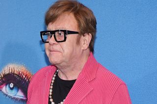 Elton John ma poważne problemy ze wzrokiem. Nie mogę przeczytać tekstów piosenek