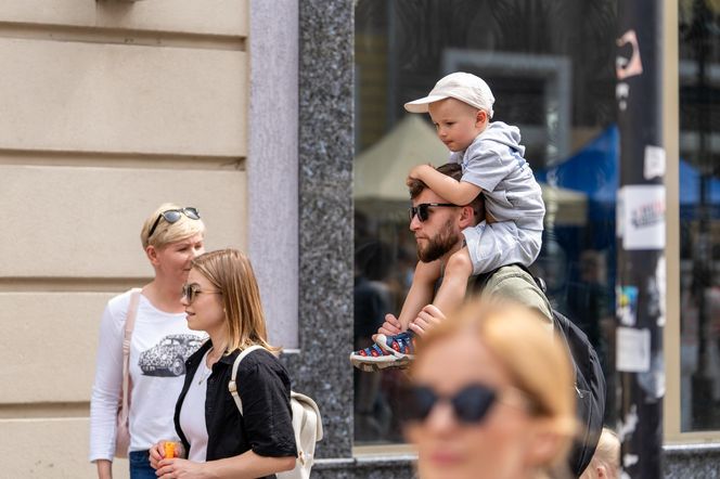 Tłumy na Starym Mieście w Olsztynie. Tak mieszkańcy świętowali Dzień Dziecka