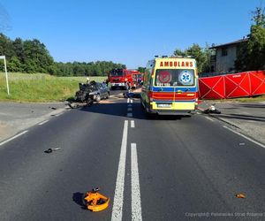 Śmiertelny wypadek pod Radomskiem. Osobówka zderzyła się z motocyklistami [ZDJĘCIA]