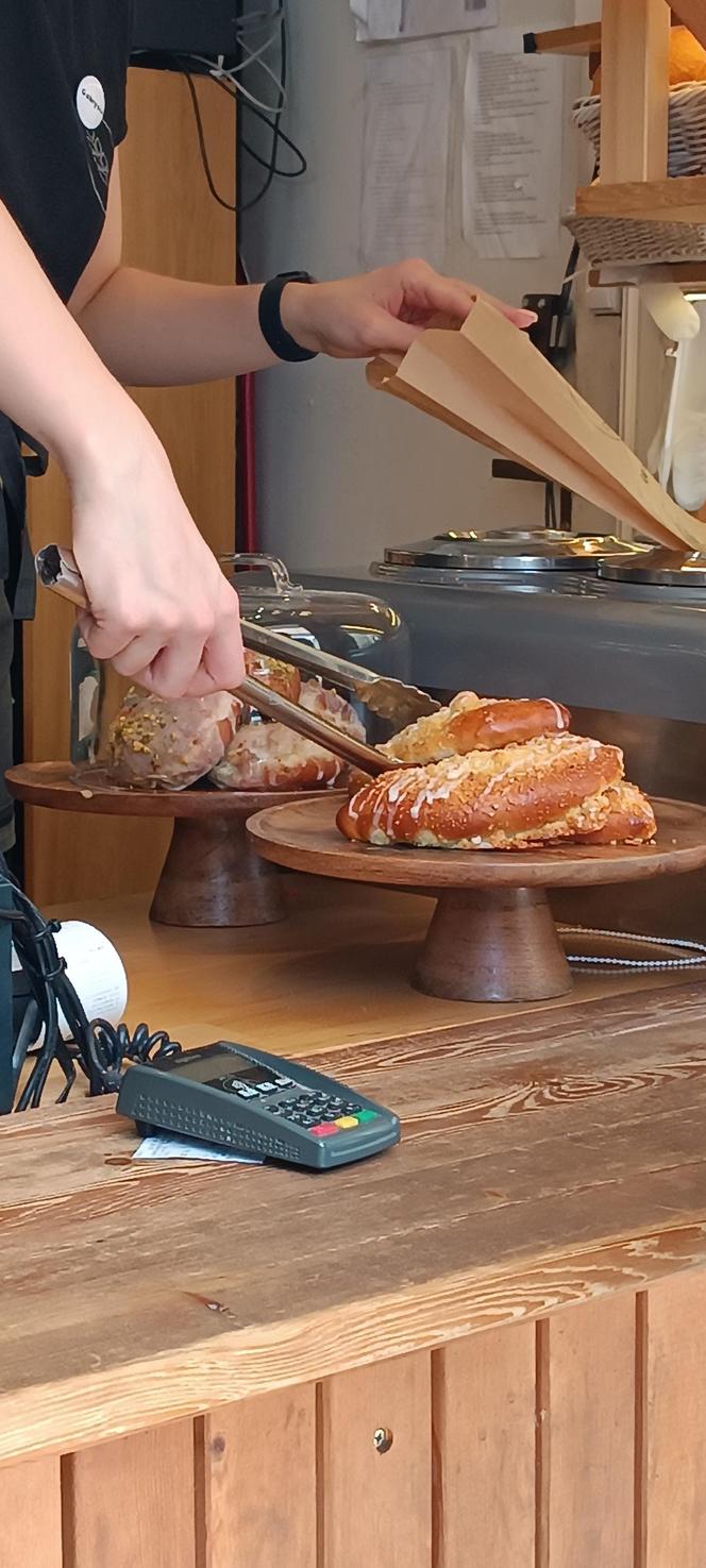 W tych miejscach we Wrocławiu zjesz pyszne jagodzianki. Sprawdziłam, ile kosztują. Aż ślinka cieknie!