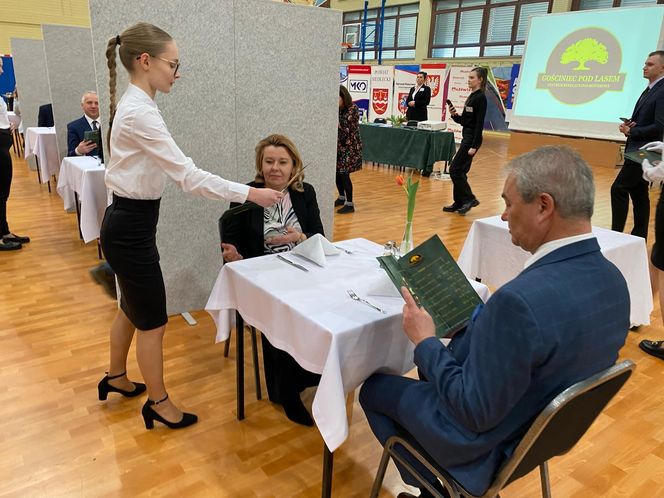 Znamy wyniki Mistrzostw Młodych Kelnerów. Zwyciężyła uczennica siedleckiej „Samochodówki”