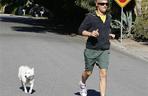 Matthew McConaughey biega z psem