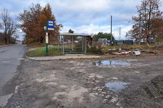 Przejazd kolejowy niegotowy, na pętli leżą materiały. Trwają prace na Skolwinie