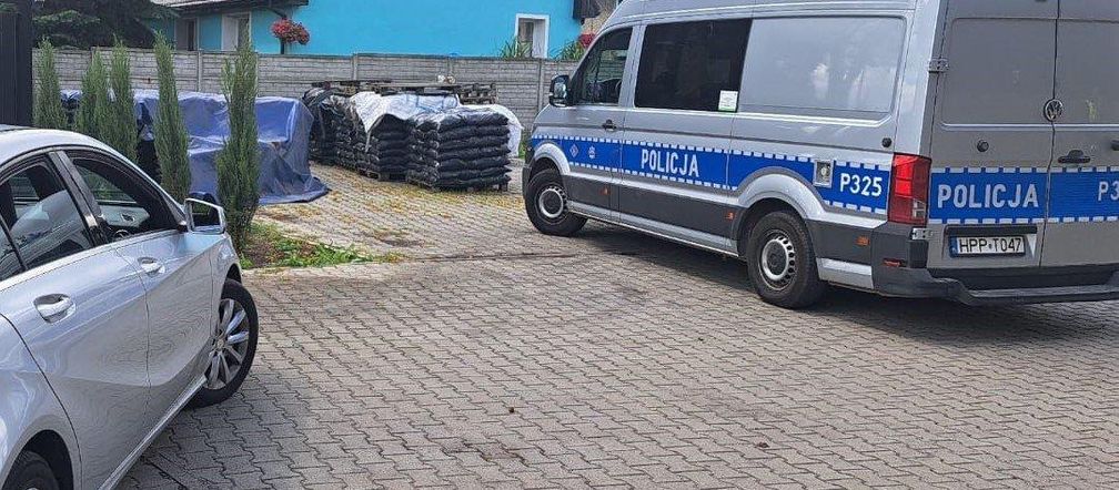 Kierująca mercedesem zderzyła się z radiowozem